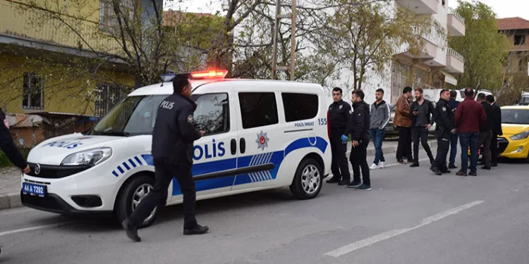 Husumetlilerini alıkoymaya çalışan 3 zanlı yakalandı