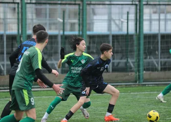 Gemlik Belediyespor farklı galip