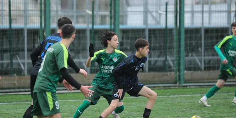 Gemlik Belediyespor farklı galip