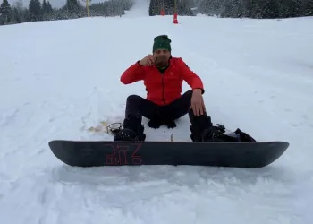 Uludağ’da snowboard yaparken Türk Kahvesi içti