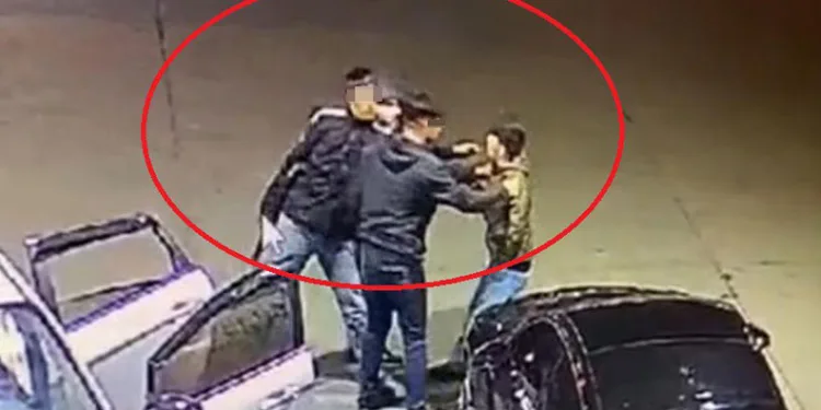 Diyarbakır’da bir gencin kaçırılma anı güvenlik kamerasına yansıdı