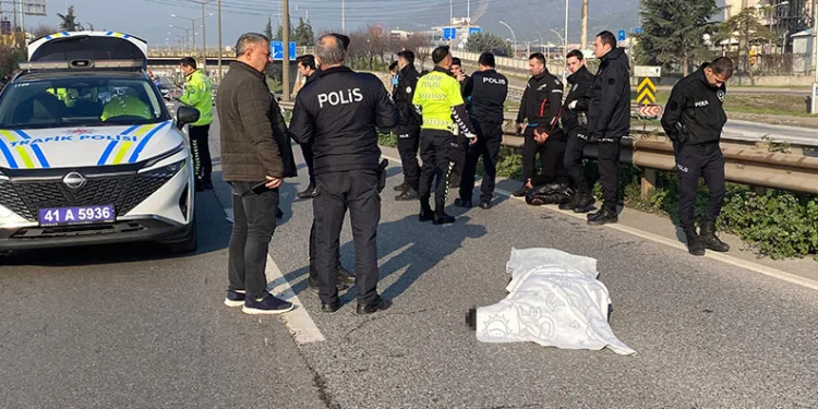 D-100’de bariyerlere çarpan motosikletin sürücüsü hayatını kaybetti