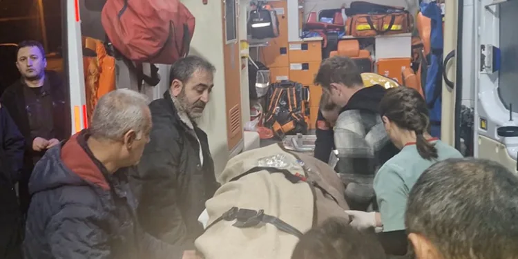 Park halindeki motosikletlere çarpıp kaçtı