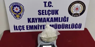 Çiğ köfte aldıktan sonra cüzdanını düşürdü, güvenlik kamerasını izleyince şoke oldu