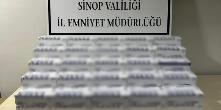 Fatih’te iş yerine silahlı saldırı kamerada: Şüpheliler kısa sürede yakalandı