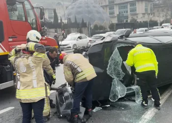 Kız kardeşinin okumasını istemeyip 5 öğretmene saldıran ağabeye 8 yıl 6 ay hapis cezası