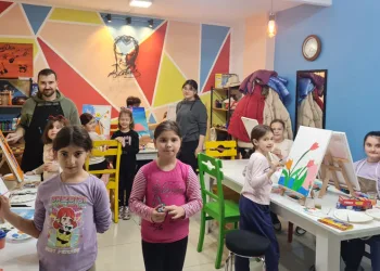 Yenişehir’de geleceğin ressamları yetişiyor