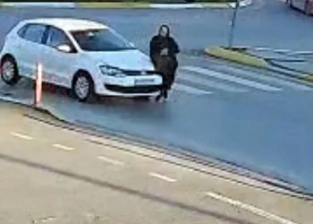 Uşak’ta polis ve jandarmadan okul çevreleri ve servislere sıkı denetim