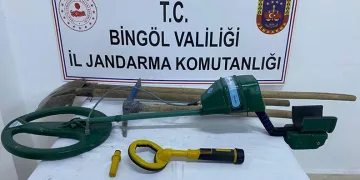 Zeytinburnu’nda husumetlisini lobiye çağırıp silahlı saldırı düzenleyerek, o anları da kayda aldılar