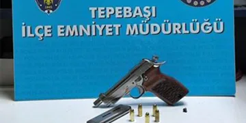 Park ettiği araç alev topuna döndü, kendini son anda kurtardı