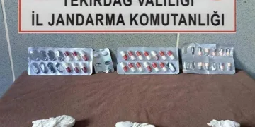 Mersin’de uyuşturucu ve silah ticareti yapan 3 şüpheli tutuklandı