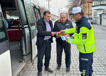 Ayvacık’ta 2 kaçak göçmen yakalandı