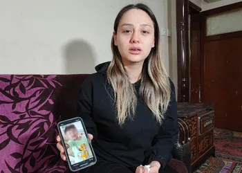 Kocasını bıçaklayan kadın çocuğunu göremediği için gözyaşlarına boğuldu