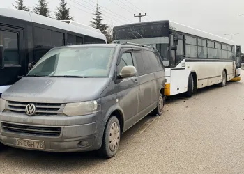 Başkentte 4 aracın karıştığı kazada 31 kişi yaralandı