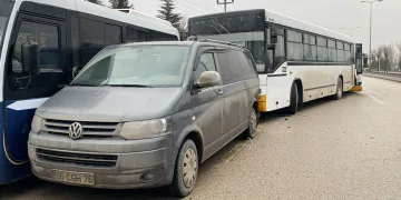 Başkentte 4 aracın karıştığı kazada 31 kişi yaralandı