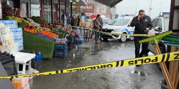 Oğlunu ‘darp etti’ diye market çalışanını silahla vurdu