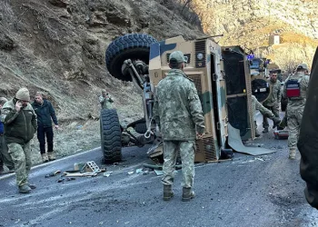 Şırnak’ta askeri araç devrildi: 2 asker yaralı