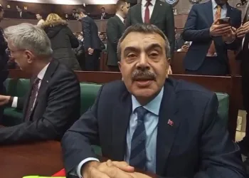 Bakan Tekin: “Özel’e tavsiyem danışmanlarının verdiği bilgileri teyit etsin”