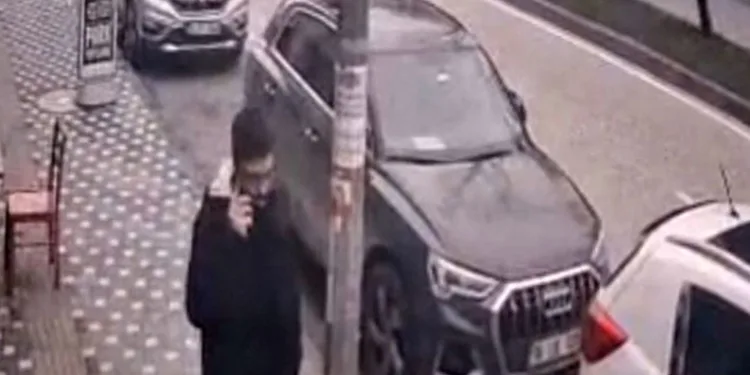 Yaşlı kadını oğlu gibi konuşarak dolandıran şüpheliler yakalandı