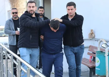 Çiğ köfte aldıktan sonra cüzdanını düşürdü, güvenlik kamerasını izleyince şoke oldu