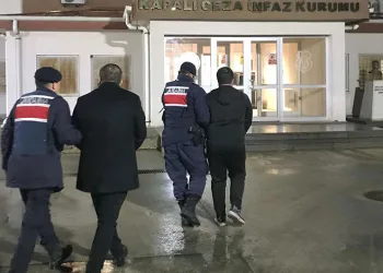 Otomobille çarpışan motosikletli genç, 11 günlük yaşam savaşını kaybetti