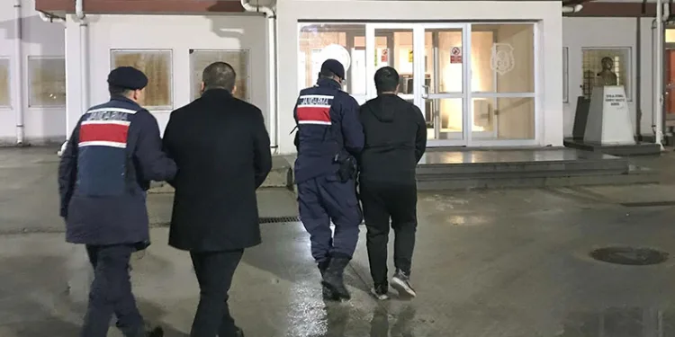 Otomobille çarpışan motosikletli genç, 11 günlük yaşam savaşını kaybetti