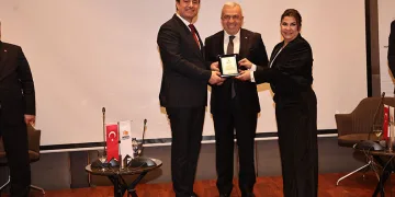 “Kentsel dönüşümde belediyeler sürecin merkezinde olmalı”