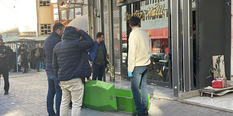 Tıraş olmaya gittiği kuaförde öldürüldü