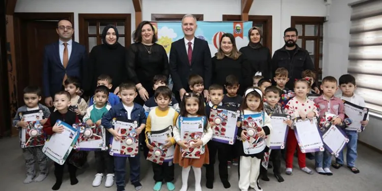 Beşinci Mevsim’in Miniklerinin Karne Heyecanı