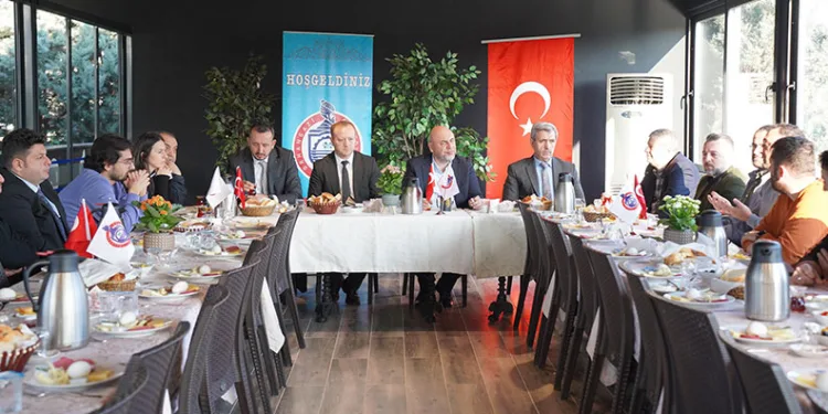 Erkan Aydın inşaatçılarla buluştu