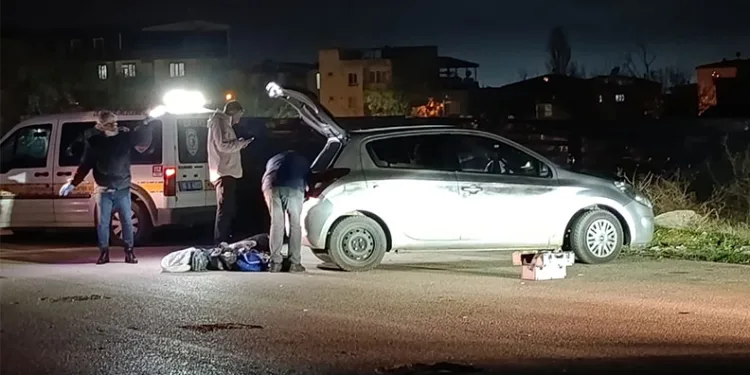 Bursa’da araçta başından vurulmuş kadın bulundu
