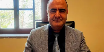 Arnavut depremzedeler Türkiye’nin inşa ettiği evlerde huzurlu bir yaşam sürdürüyor