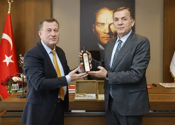 Gübre yüklü kamyonun genç kadını ölüme ‘sürüklediği’ kaza kamerada