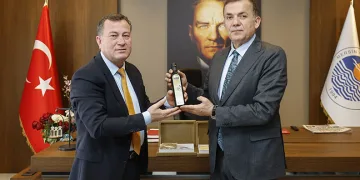 Gübre yüklü kamyonun genç kadını ölüme ‘sürüklediği’ kaza kamerada