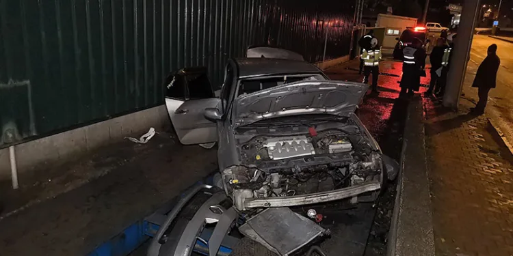 Bursa’da bıçaklamanın ardından kaza: 1 ölü 3 yaralı