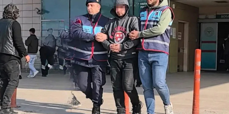 Bursa’da arkadaşını bıçaklayıp kaza yapan şahıs yakalandı
