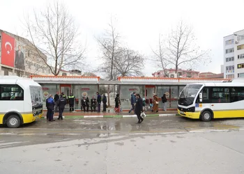 Gemlik’te Otobüs Durakları Tertemiz