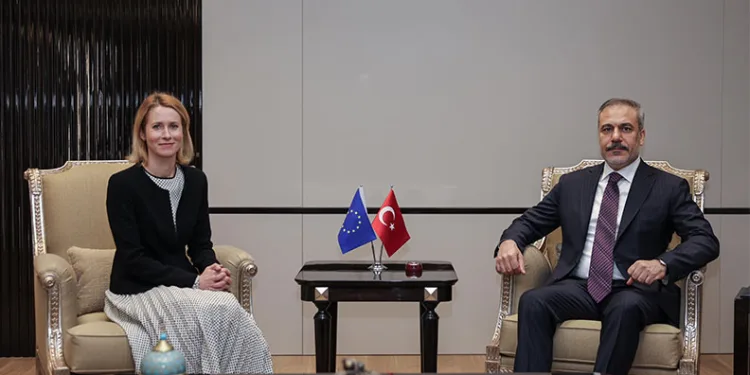 Özel’den Zafer Partisi’ne ziyaret