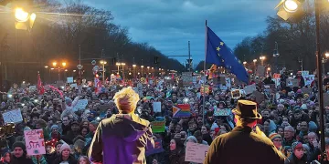 Almanya’da 100 bin kişilik protesto