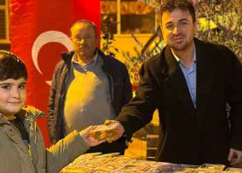 Nilüfer Belediyesi’nden kandil simidi ikramı