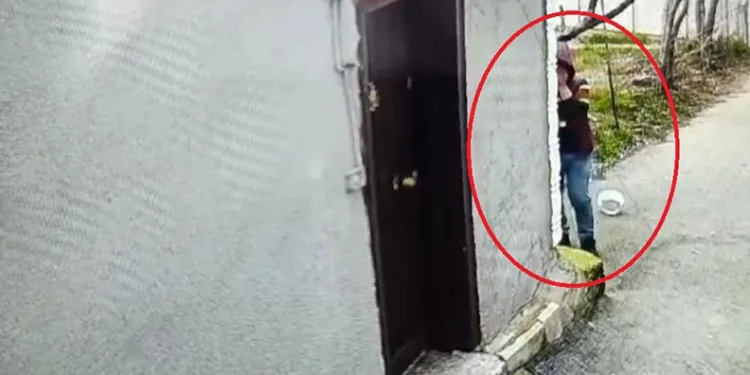 Bursa’da kapkaççı kamerayı görünce saklambaç oynadı
