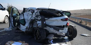 Kırıkkale’de çarpışan otomobiller hurdaya döndü: 2 yaralı