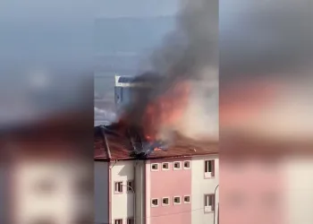 Oto boya atölyesinde çıkan yangın paniğe neden oldu