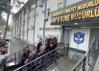 Uşak’ta polis ve jandarmadan okul çevreleri ve servislere sıkı denetim