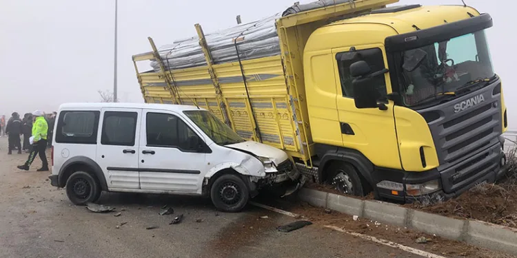 Elazığ’da 2 saatte 2 büyük zincirleme kaza