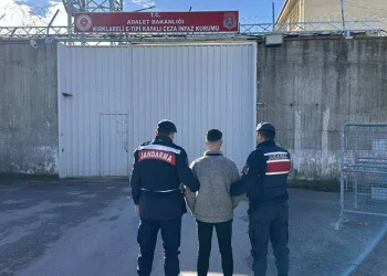 Oto boya atölyesinde çıkan yangın paniğe neden oldu
