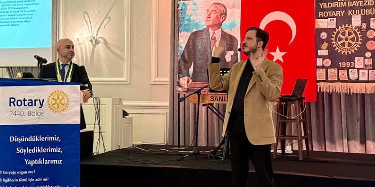 “ABD’deki Türk Müzisyen Sanlıkol’a Prestijli Rotary Ödülü”