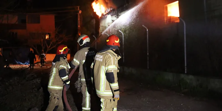 Bursa İtfaiyesi’nden 21 bin olaya müdahale