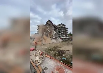 Üniversitede 20 öğrenci zehirlenme şüphesiyle hastaneye kaldırıldı