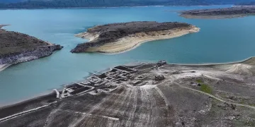 Ankara’da baraj suları çekildi, eski köy gün yüzüne çıktı